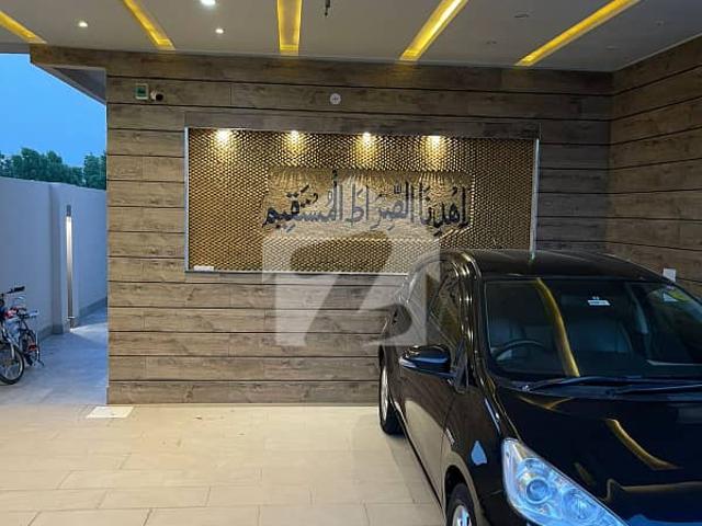 1 Kanal Lavish House For Sale