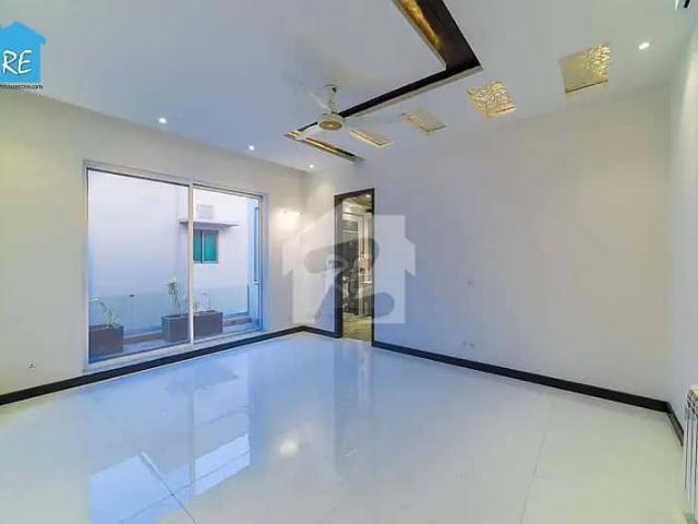 1 Kanal Lower Portion Available For Rent
