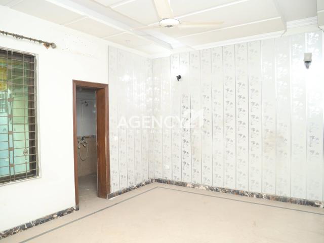 1 Kanal lower portion for rent