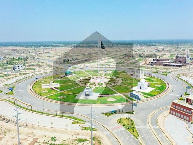 1 kanal plot available for sale on a good location in possession sector