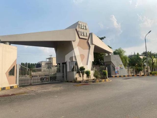 1 Kanal plot available For sale in Tech Town East Canal Road Fsd