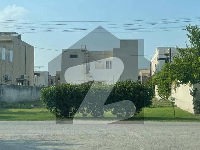 1 Kanal Plot Available in R Block DHA Phase 7 Best Price