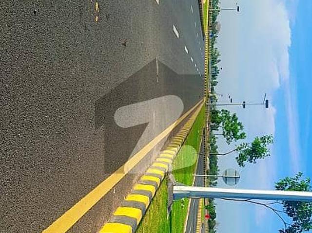 1 Kanal Corner Plot For Sale