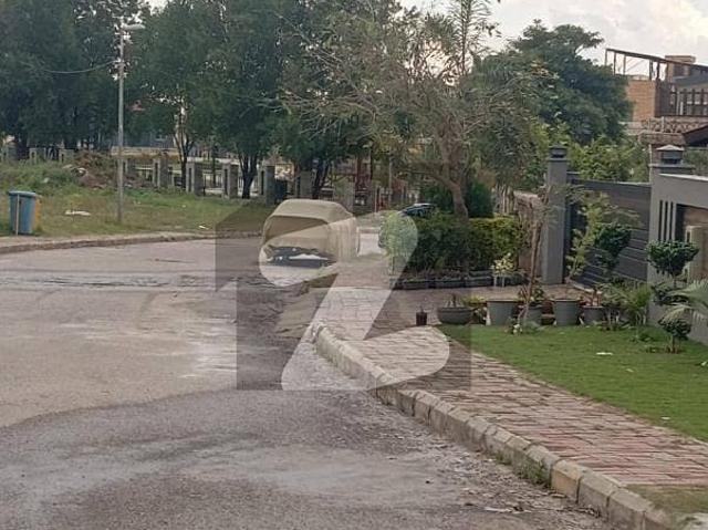 1 Kanal Plot For Sale DHA Phase 3 Heighted Premium Location