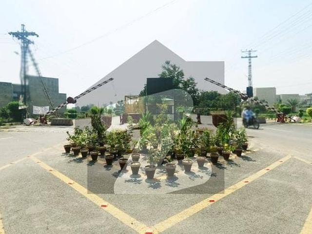 1 Kanal Plot In Awt Phase 2 Hot And Beautiful Location Block C Near Park