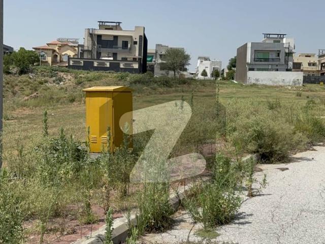 1 Kanal Plot On Main Boulevard Club City Phase 8 Bahria Town