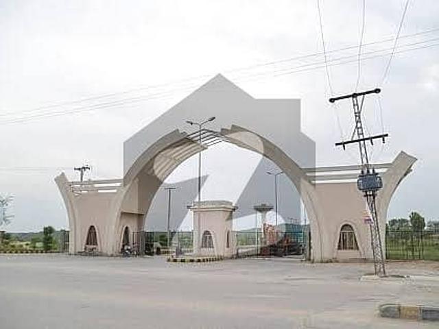 1 Kanal Plot on Main Boulevard is Available For sale
