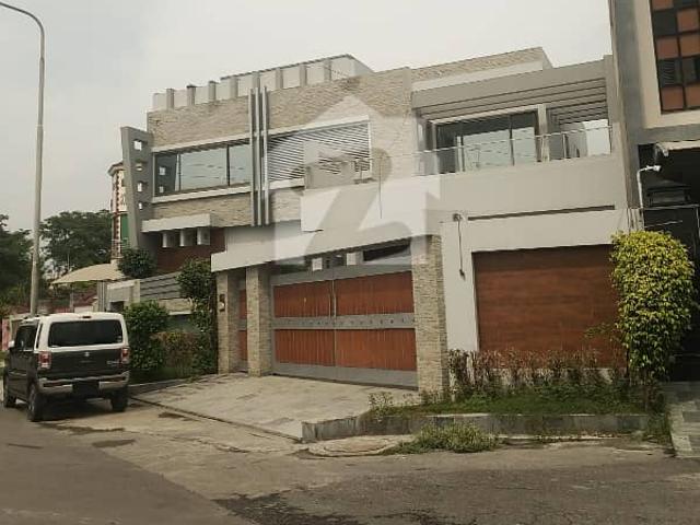 1 Kanal Portion Available For RENT In DC Colony Gujranwala
