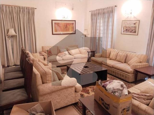 1 Kanal Proper Double Unit Bungalow With 6 Bedrooms Available For Sale Near Y Block Commercial Market In DHA Phase 3, Lahore