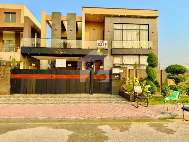 1 Kanal Residential House For Sale In Nishtar Block, Nearby Commercial Market, School, Mosque and Health Care Canter