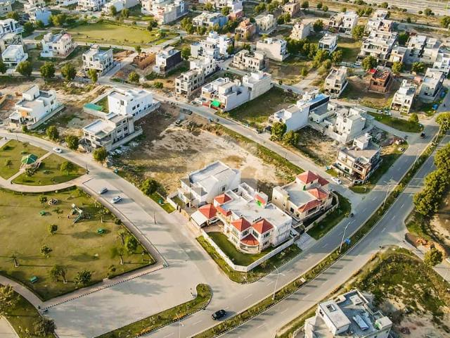 1 Kanal Residential Plot For Sale in Golf Estate 2 Lake City