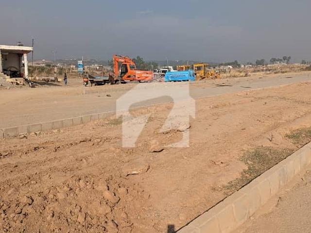 1 Kanal Residential Plot In D 13/4 For sale