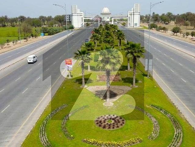 1 Kanal Super Hot Location Plot Near Theme Park