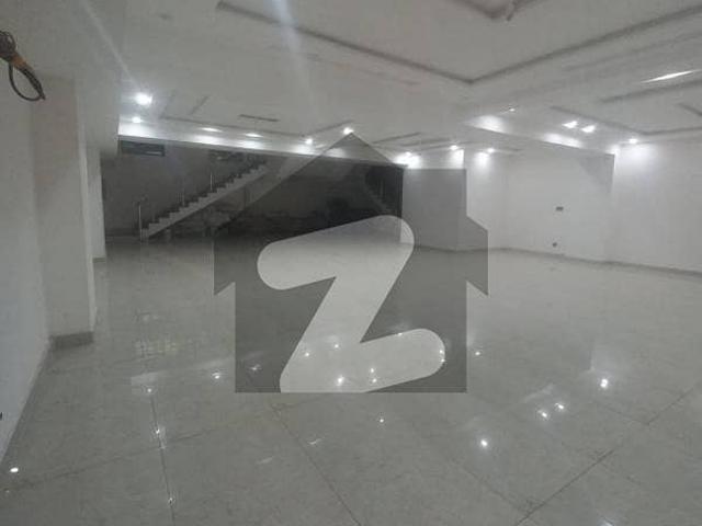 1 Kanal Second Floor Hall