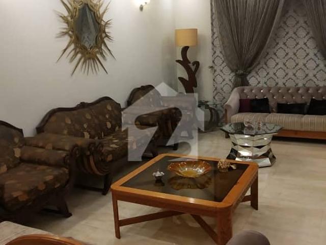 1 Kanal Single Storey Owner Built House Hot Location Available For Sale