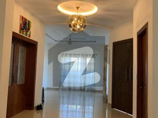 1 Kanal Slightly Used Beautiful Designer house Corner Upfor Sale In Dha5. DHA Defence Phase 5