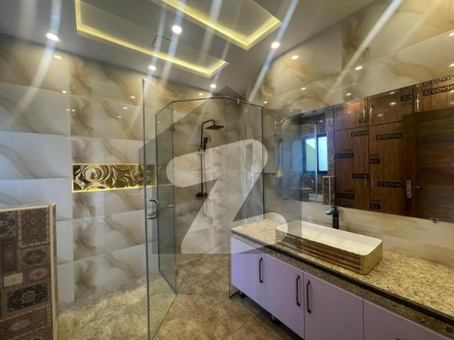 1 Kanal Slightly Used House For Sale DHA Phase 1