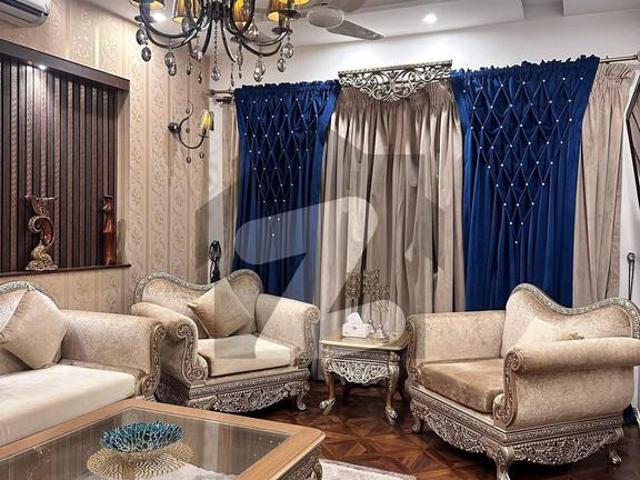 1 kanal slightly used house for sale top location near to park mosque valencia housing society