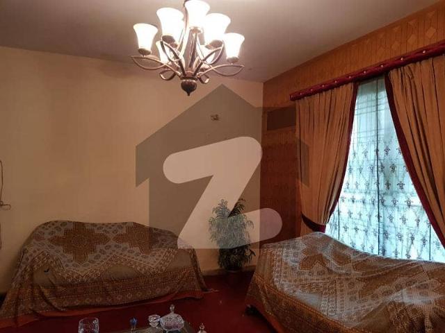1 kanal slightly used upper portion is available for rent on top location of wapda town lahore