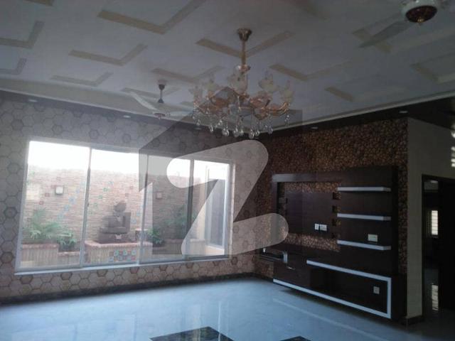 1 kanal slightly used upper portion is available for rent on top location of wapda town lahore
