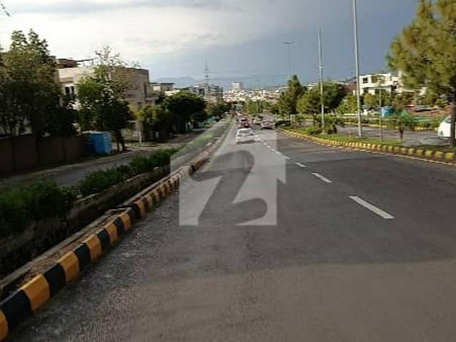 1 Kanal Solid Highted Plot With View