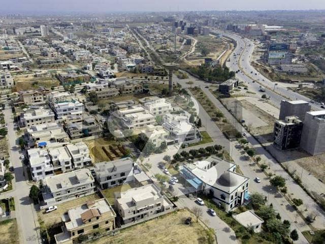 1 Kanal Solid Level Plot Near Mcdonalds Sec F DHA 2 For Sale