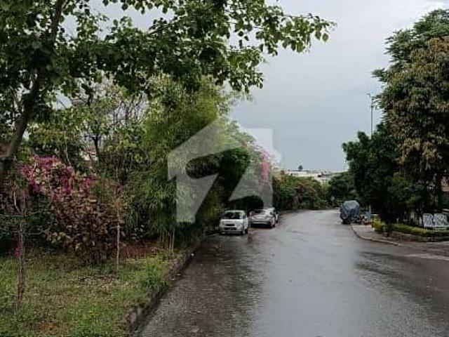 1 Kanal South Facing Plot | 70 Ft Wide Road | Prime Location Near Central Park