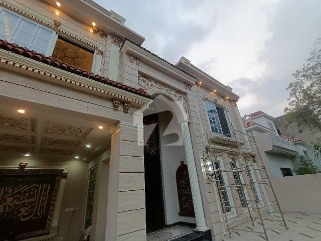 1 Kanal Spanish Semi Furnished House Facing Park Near Main Road For Sale In Airline Society