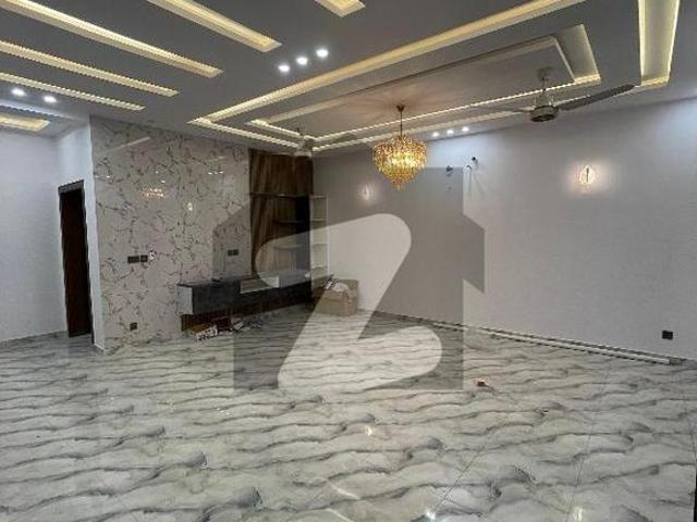 1 Kanal Spacious House Available In E 11 For Rent E 11