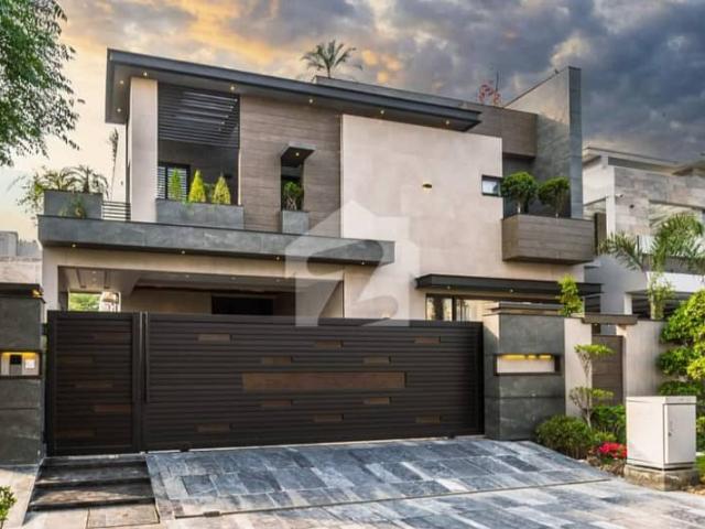 1 Kanal Top Quality Owner Build Furnished Luxurious Beautiful Modern Design House With Basement For Sale In DHA Lahore Phase 7 Prime Location