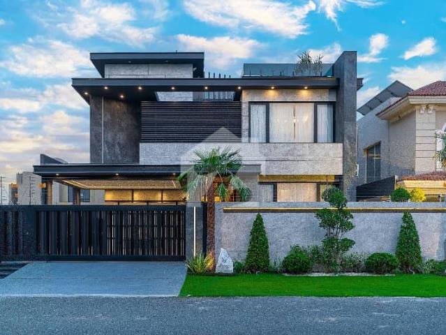1 Kanal Top Quality Build Luxurious Beautiful Modern Design Villa With Basement For Rent In DHA Lahore Phase 5 Prime Location