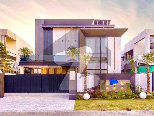 1 Kanal Top Quality Build Luxurious Beautiful Modern Design Villa With Basement For Sale In DHA Lahore Phase 7 Prime Location