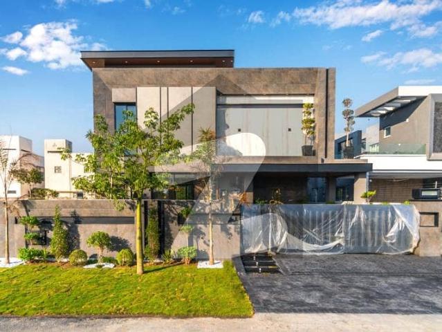 1 Kanal Top Quality Build Luxurious Beautiful Modern Design Villa With Basement For Sale In DHA Lahore Phase 7 Prime Location
