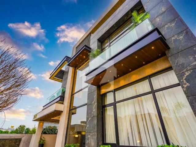 1 Kanal Top Quality Build Luxurious Beautiful Modern Design Villa With Basement For Sale In DHA Lahore Phase 7 Prime Location