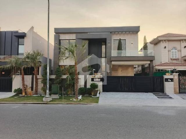 1 Kanal Top Quality Build Luxurious Beautiful Modern Design Villa With Basement For Sale In DHA Lahore Phase 6 Prime Location Near To Raya 20 KVA Solar With Green Metar