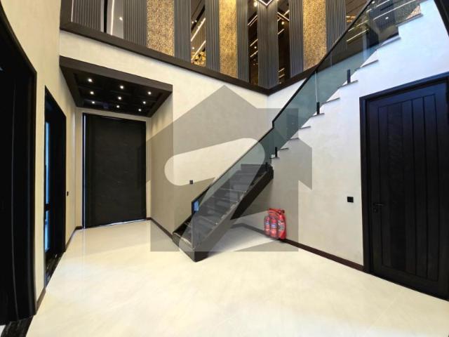 1 Kanal Top Quality Build Luxurious Beautiful Modern Design Villa With Basement For Sale in Prime Location Near To Park Mosque DHA Phase 7 Block T