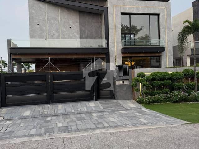 1 Kanal Top Quality Build Luxurious Beautiful Modern Design Villa For Sale In DHA Lahore Phase 7