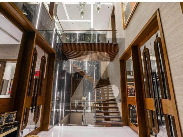 1 Kanal Top Quality Build Luxurious Beautiful Modern Design Villa For Sale In DHA Lahore Phase 7 Prime Location