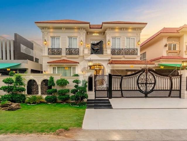 1 Kanal Top Quality Build Luxurious Beautiful Spanish Design Villa With Basement For Sale Prime Location In DHA Phase 8 Prime Location
