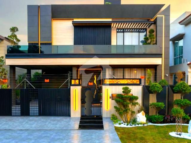 1 Kanal Top Quality Build Luxurious Beautiful Ultra Modern Design Villa Full Furnished With Basement For Sale in DHA Lahore Phase 6 Prime Location