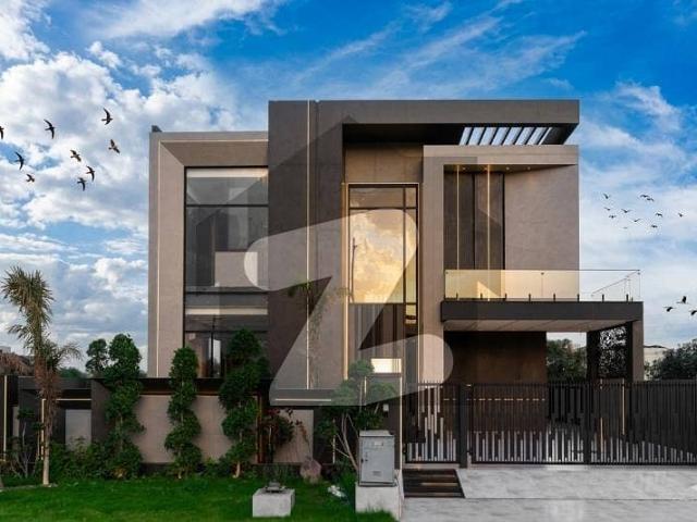 1 Kanal Top Quality Build Luxurious Beautiful Ultra Modern Design Villa With Basement For Sale In DHA Lahore