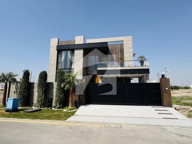 1 Kanal Ultra Modern & Main Boulevard House for Sale in Sector M | DHA Multan