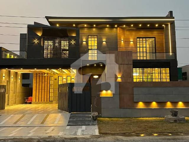 1 Kanal Ultra Modern Style Stylish Design House Double Storey Available For Sale