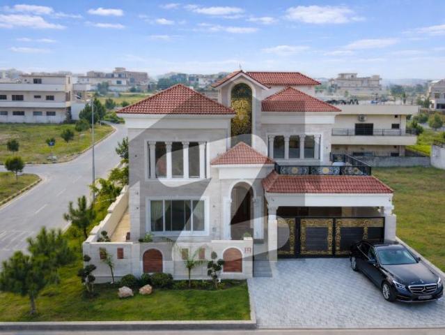 1 Kanal Ultra Luxurious Designer House for Sale A Block Corner | PKR 115,000,000 B 17