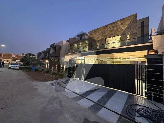 1 Kanal Ultra Luxurious Designer House For Sale In DHA Multan