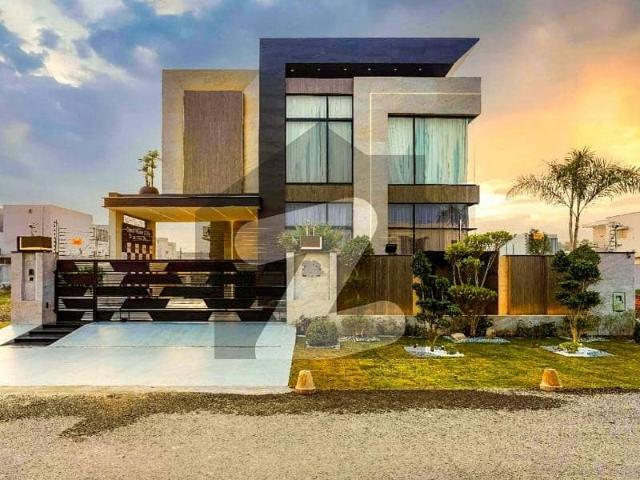 1 Kanal Ultra Luxury Top Notch Bungalow | DHA Phase 7 | Near Raya Fairways & Park | Big Lawn & Beautiful Rooftop | 100% Original Deal