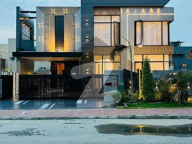 1 kanal ultra luxury modren house for sale in jasmine block sector c bahria town lahore