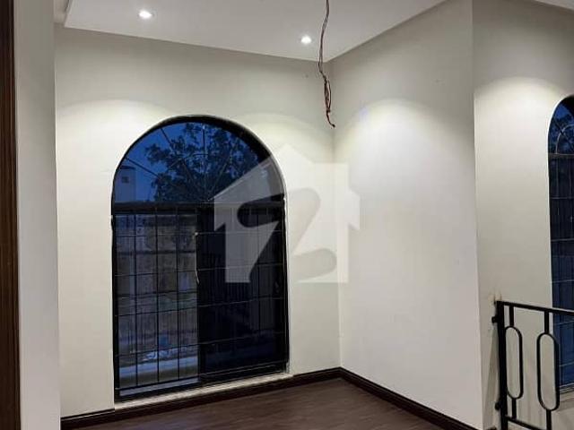 1 Kanal Upper Portion Available For Rent
