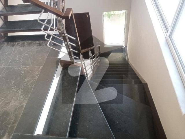 1 Kanal Upper Portion 3master Bedroom With Attached Bath Lounge Kitchen Storage Dying Separate Entrance Gas Available