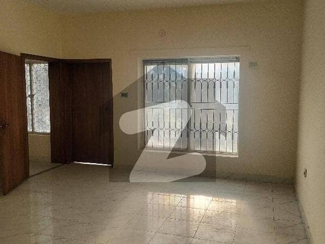 1 KANAL Upper Portion Available For Office